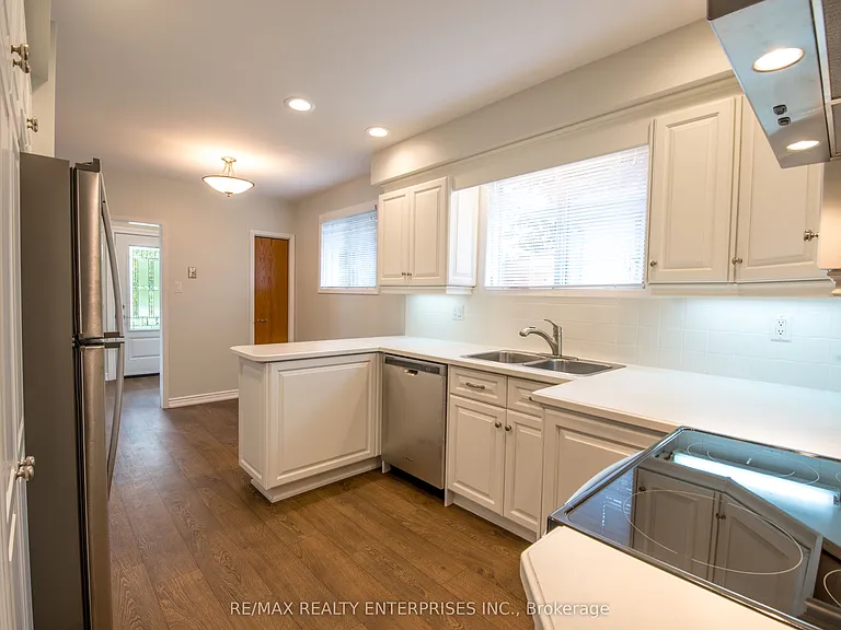 8 Weber Dr — Photo 13