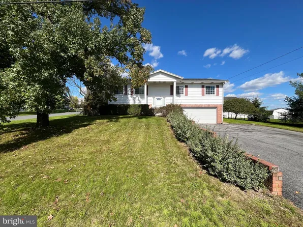 3995 Ricklyn Dr, Chambersburg, PA 17202