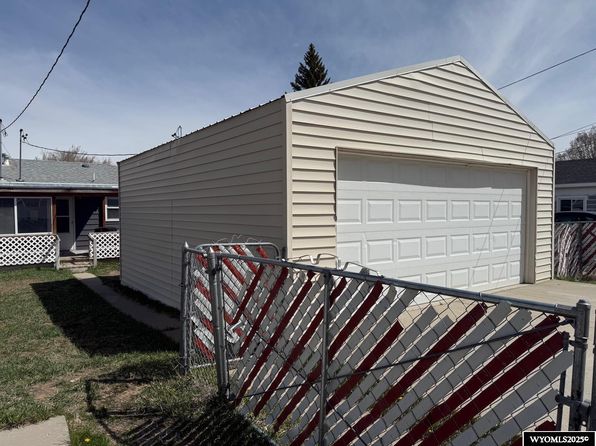 316 E Hugus St, Rawlins, WY 82301