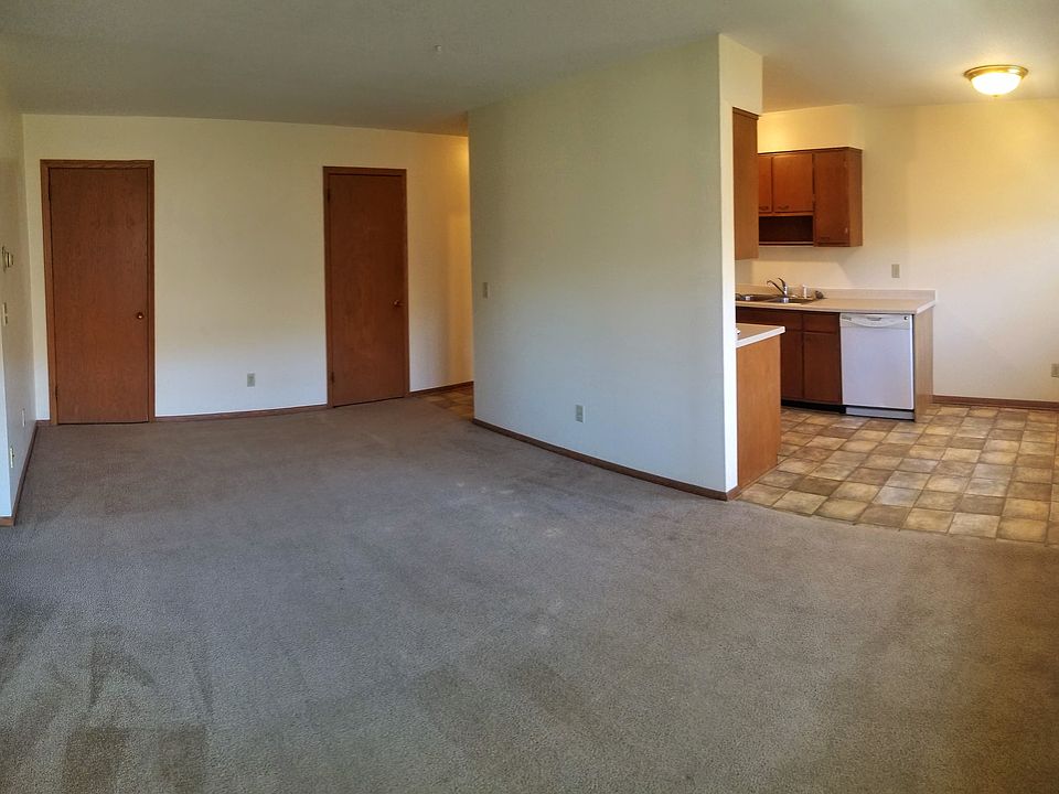 living room/kitchen