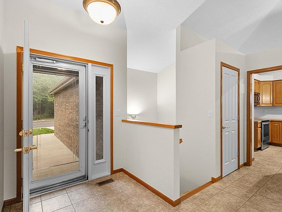 4th image of 1825 44th Ave Ct