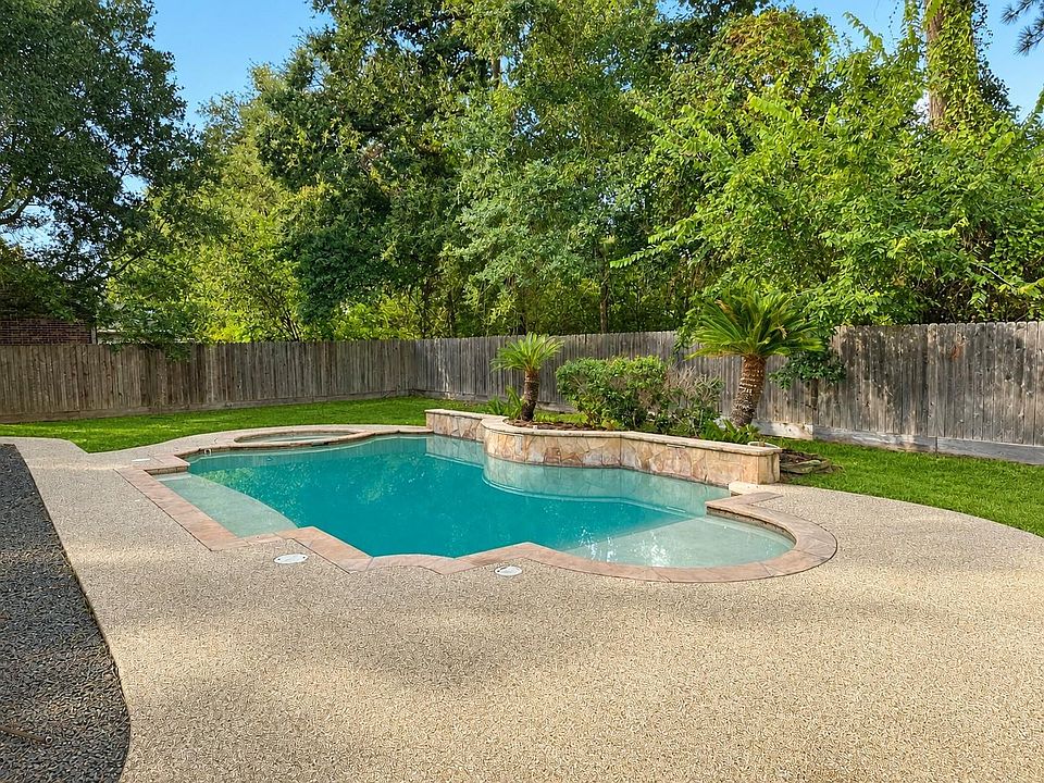 1st image of 16522 Champions Cove Cir