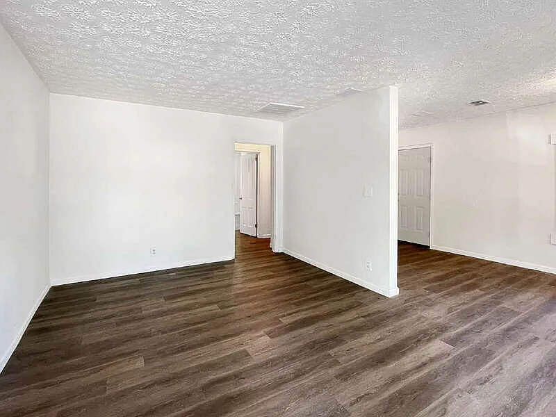 2 bed, 1.0 bath, 799 sqft, $1,500 — Photo 4