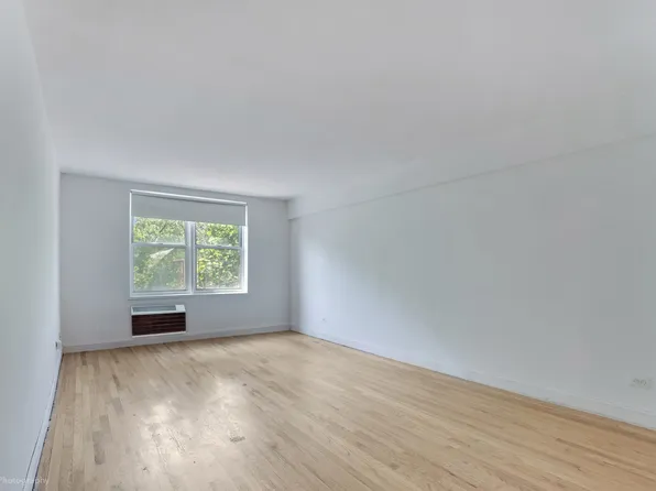 46-01 39th Avenue 303 image 2 of 10