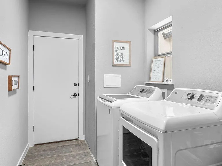 3561 Essence St — Photo 21