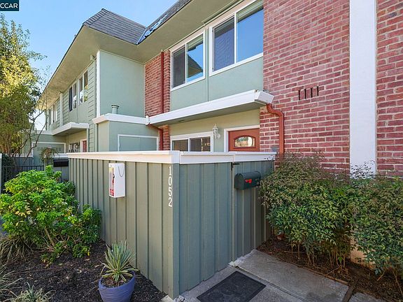 2nd image of 1052 Bancroft Rd