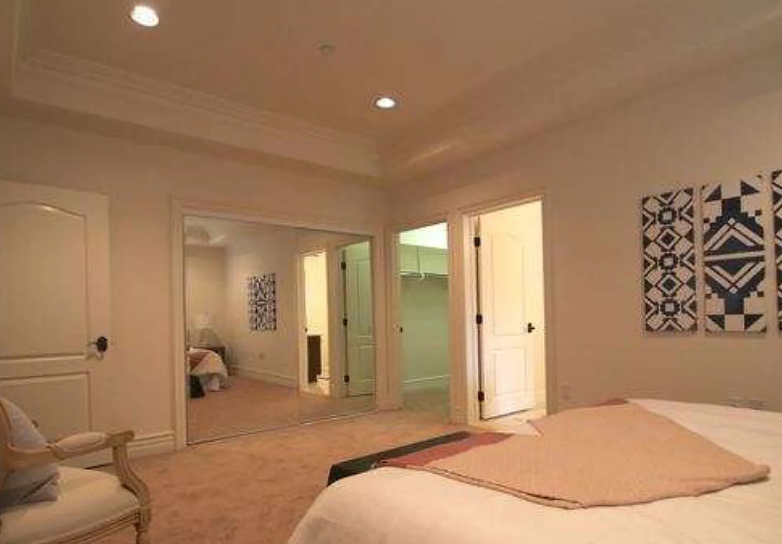 3 bed, 2.5 bath, 1620 sqft, $4,680 — Photo 1