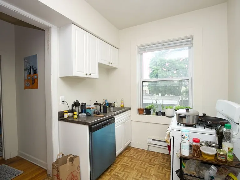 312 Lee St #2 — Photo 2