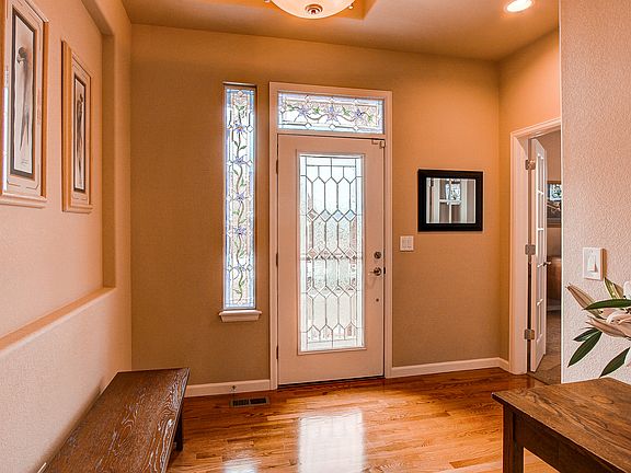 Front Entry/Foyer