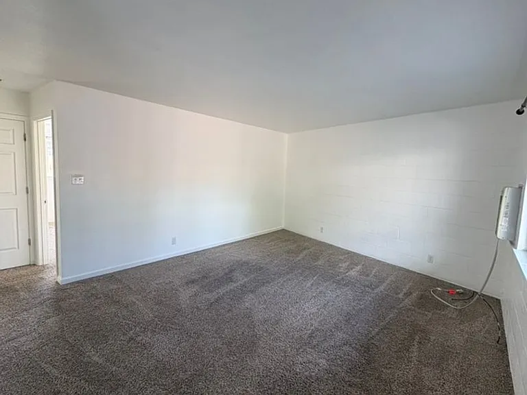 404 Highland Ave — Photo 6