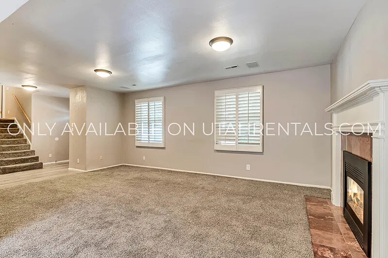4 bed, 3.0 bath, 2626 sqft, $2,700 — Photo 4
