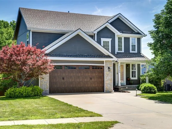 10209 N Lewis Ave, Kansas City, MO 64157
