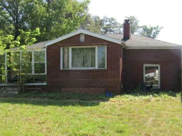 7617 S State Road 62, Lexington, IN 47138