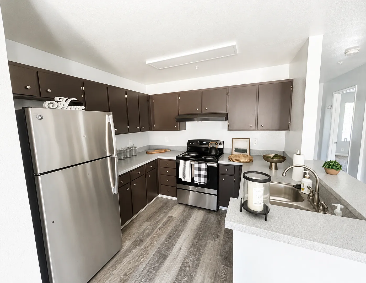 Creekside Apartments — Photo 4