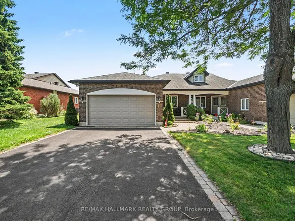 13 Waterthrush Cres, Ottawa, ON K2M 2V2