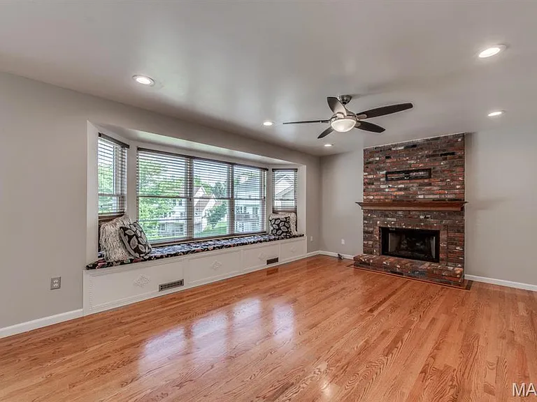 340 Emmanuel Ct — Photo 23