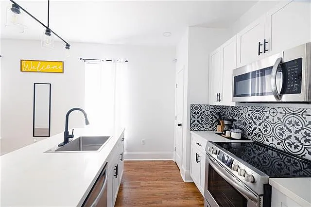 4407 Washington Ave — Photo 7