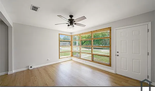 3 bed, 1200 sqft, $1,450 — Photo 4