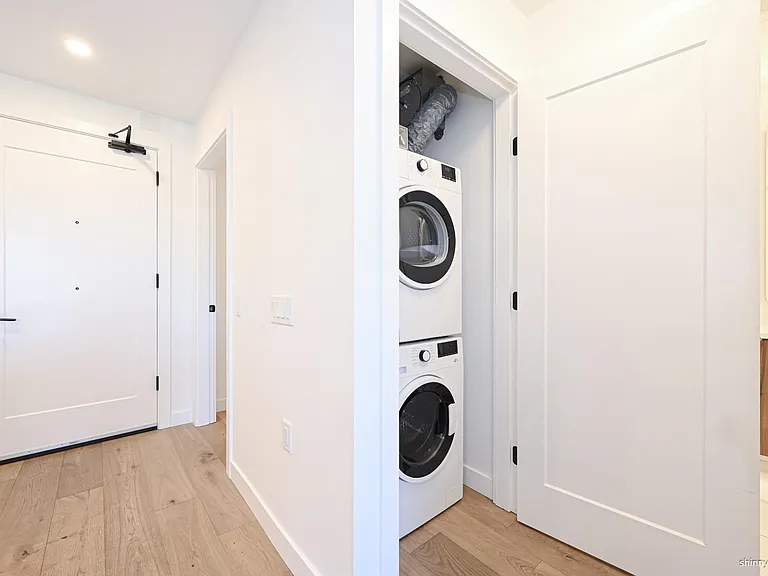 6859 Cambie St #2XX — Photo 11