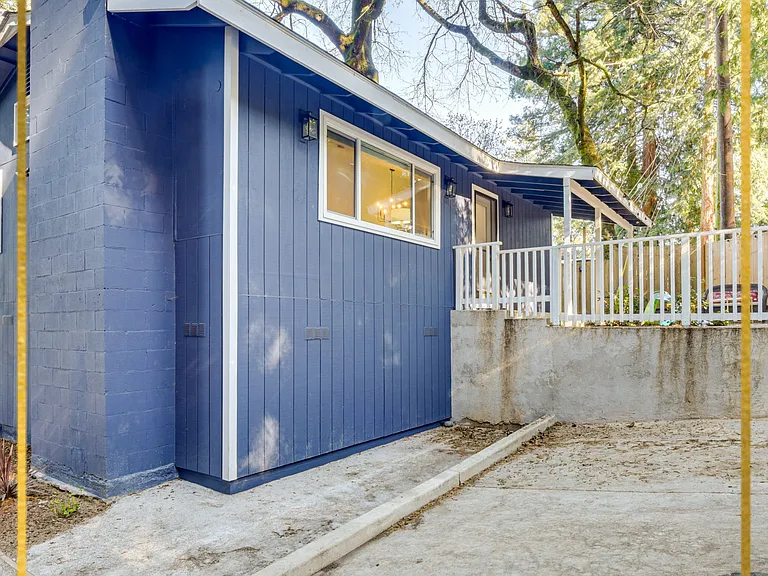 18115 La Verne Dr — Photo 4