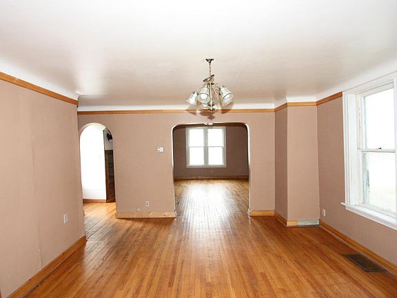 4th image of 1511 Seymour St