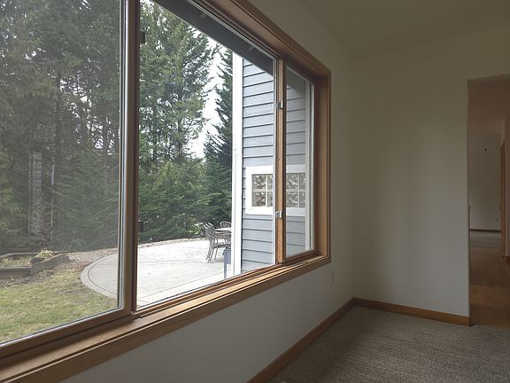 4th image of 13429 228th St SE