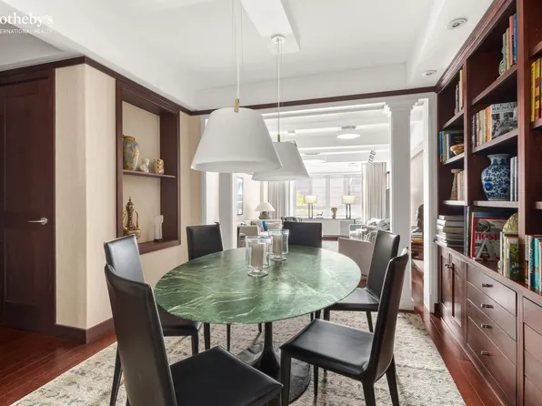 333 West 57th Street image 4 of 23