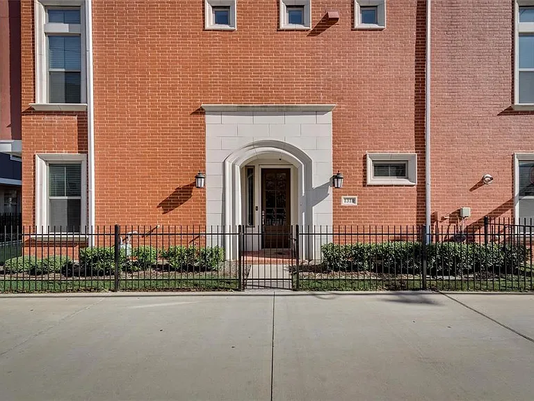 1310 Branchwood Pl — Photo 1