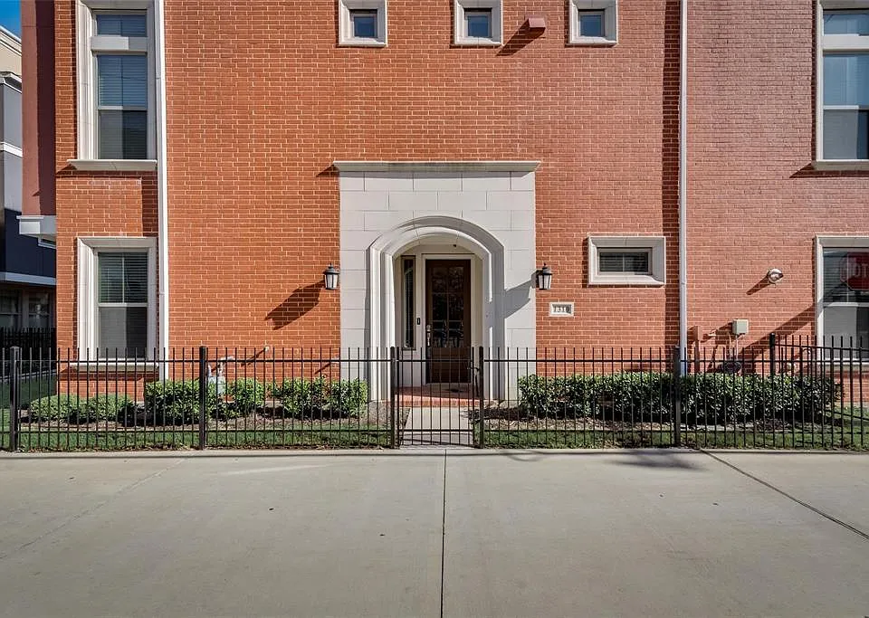 1310 Branchwood Pl