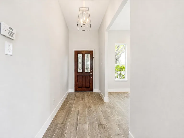 22027 Field Green Dr — Photo 3