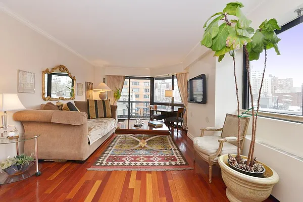 Rented by Level Group | media 27