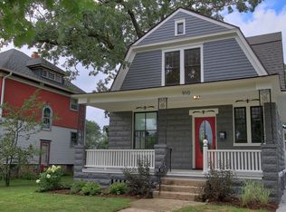 910 N Spring St, Elgin, IL 60120