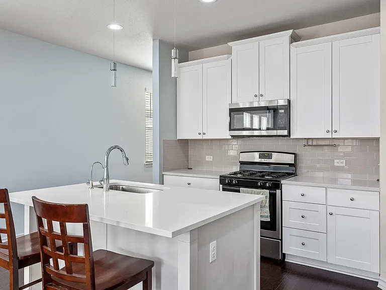 12104 Cimaizon Dr — Photo 5