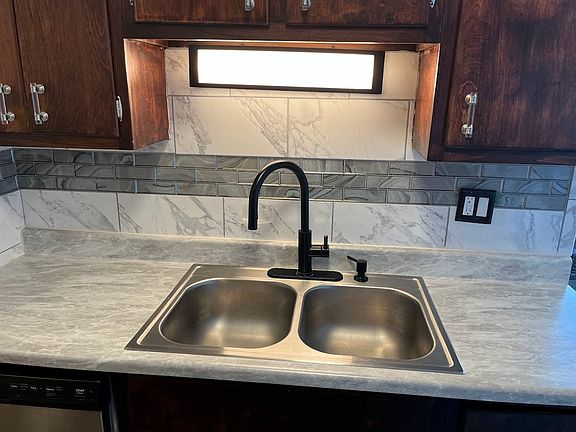 5th image of 2984 Benchwood Rd #1