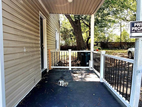 2nd image of 1705 Doron Ln