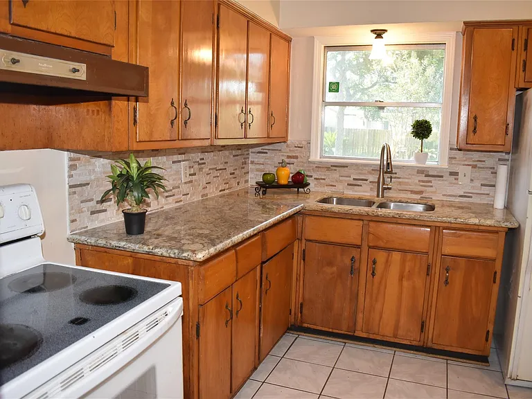 5911 Hornwood Dr — Photo 16