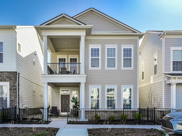 795 Templeton Dr, Carmel, IN 46032