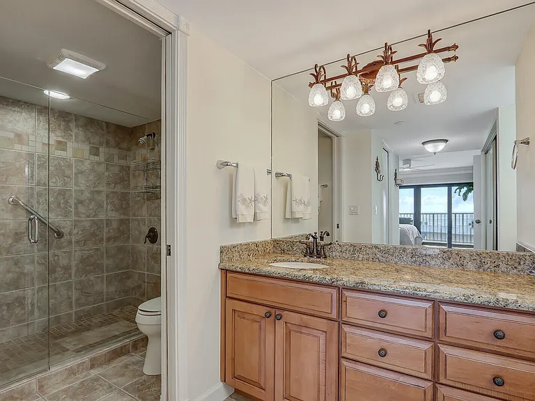 1055 Ocean Dr #403 — Photo 15