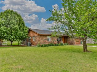 2212 Aspen Rd, Gainesville, TX 76240
