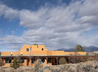 50 Camino De Los Arroyos, Ranchos De Taos, NM 87557