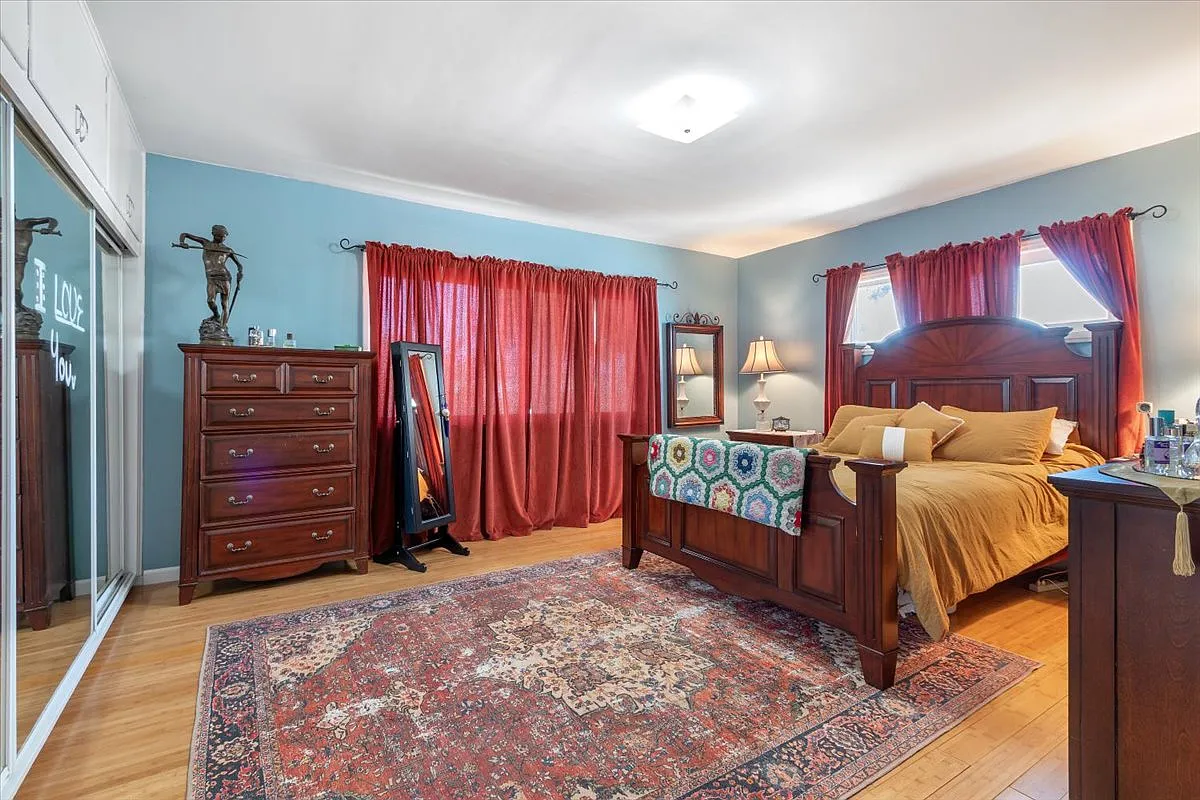 3 bed, 1987 sqft, $3,200 — Photo 4