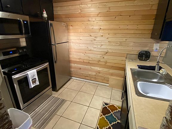 5th image of 3821 Saint Johns Ave #12