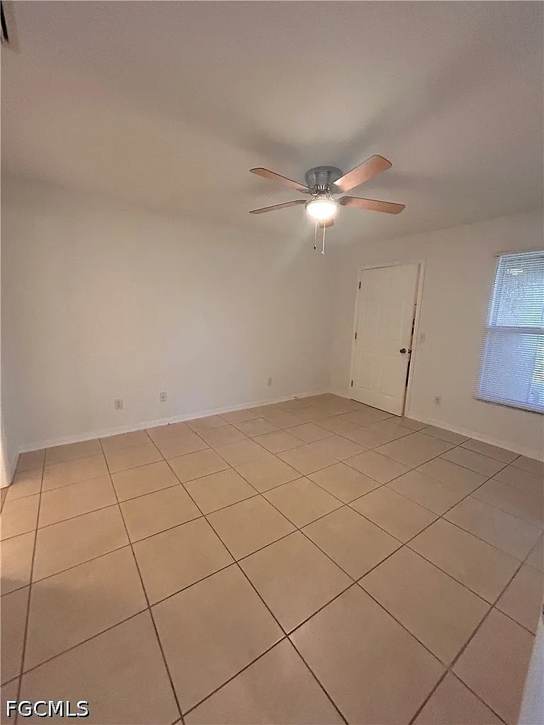 2 bed, 2.0 bath, 900 sqft, $1,200 — Photo 4