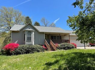3450 Lamp Light Dr, Randleman, NC 27317