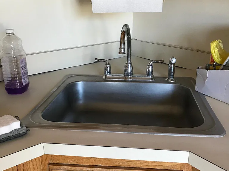 Kitchen sink