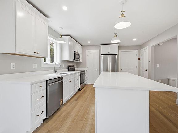 4th image of 13 Eastfield Drive