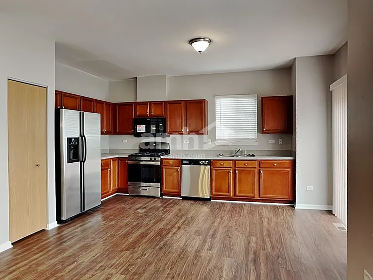 2456 Hanbury Ln — Photo 3