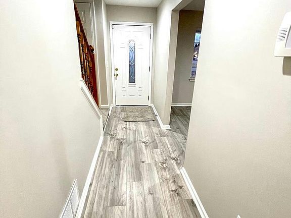5th image of 217 N Caroline Pl