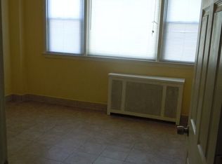 182 Oakland Ave #1, Jersey City, NJ 07306