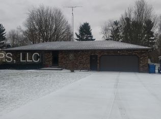 22458 Applewood Ln, South Bend, IN 46628